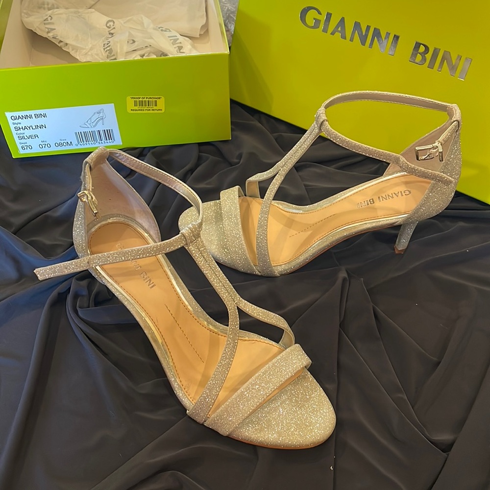 Gianni Bini sz. 8 Shaylinn heels. Only worn once to take photographs.